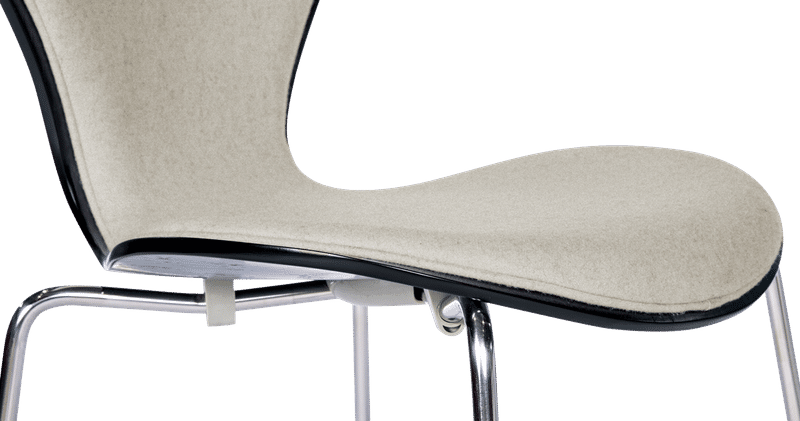 Serie 7 stol - halvt stoppad